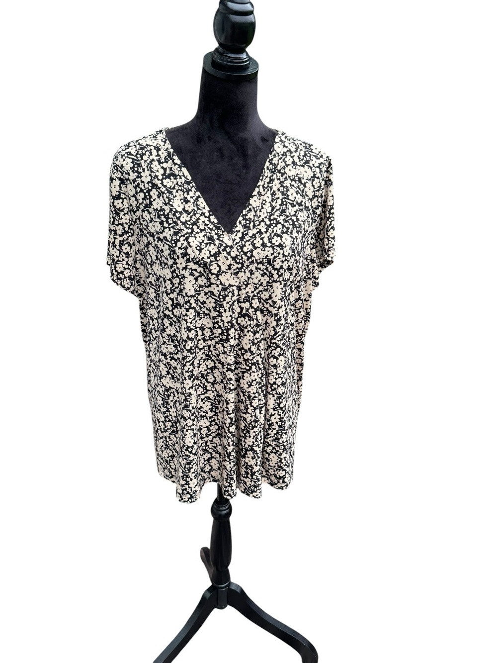 Lane Bryant Black and Cream Floral V-Neck Tunic 18/20 Stretch Casual Wear